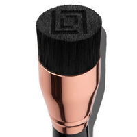 Liquid Mirage Foundation Brush L300 Image - 2