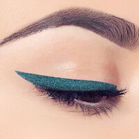 Temptation Liquid Eyeliner Image - 11